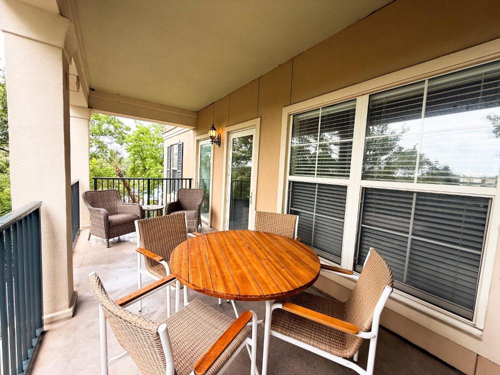 North Shore Pl 305